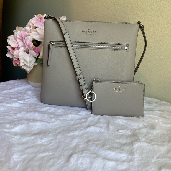 kate spade Handbags - Reduce❗️Kate spade ♠️ crossbody set